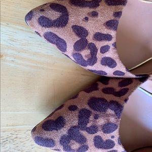 Leopard heels NEW Mossimio